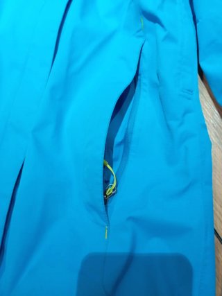 Chaqueta Cortavientos Quechua Azul y Verde