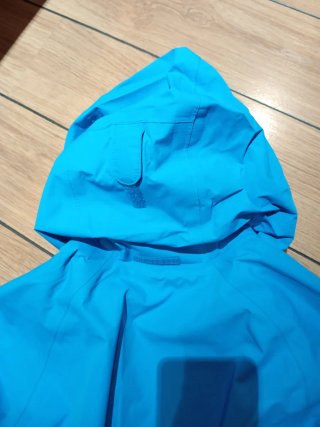 Chaqueta Cortavientos Quechua Azul y Verde