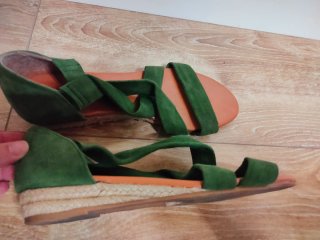 Sandalias verdes ante piel 39