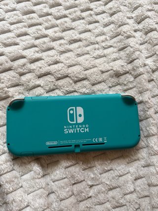 Nintendo Switch Lite Verde incluye Animal Crossing