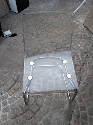 Sillas transparentes de plástico Ikea