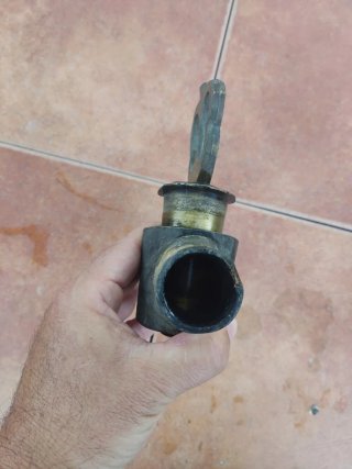 Grifo espita tonel antiguo corona