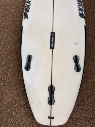 Tabla de surf Pukas Darker  5'8