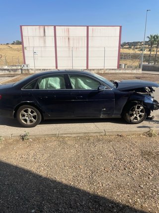 Audi A4 2.0 TDI 143cv b8 , manual con golpe