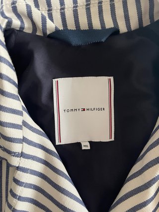 Gabardina Tommy Hilfiger Rayas Azul/Blanco