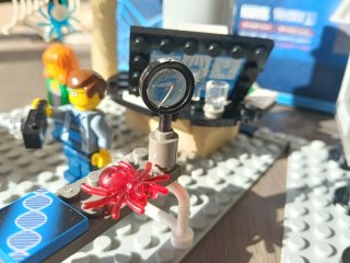 LEGO Spider-Man 4851 - El Laboratorio