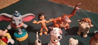 Figuras Disney Clásicos y Libro Selva