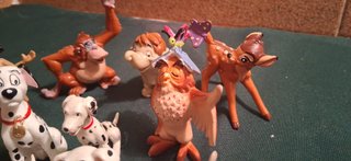 Figuras Disney Clásicos y Libro Selva