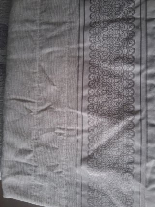Colcha de invierno gris y blanca