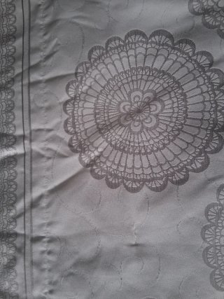 Colcha de invierno gris y blanca