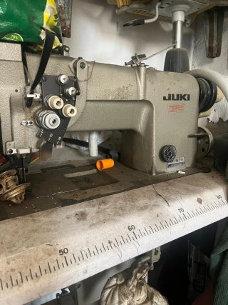 Máquina de coser industrial