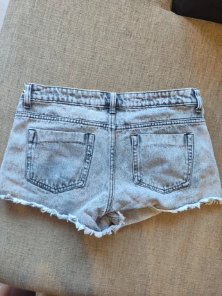Shorts vaqueros Demim T38 con tachuelas