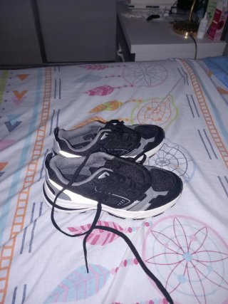 Deportivas Stradivarius negras y grises