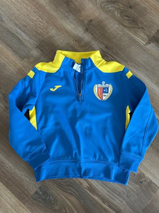 Ropa deportiva Vila-seca Joma azul y amarillo