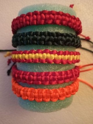Pulseras artesanales colores varios