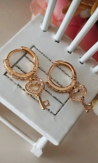 Pendientes con colgante de llave