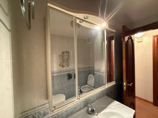 Conjunto WC, Lavabo con mueble y espejo, y Bidé