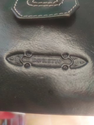 Cartera de piel daviletto color negro con cierre