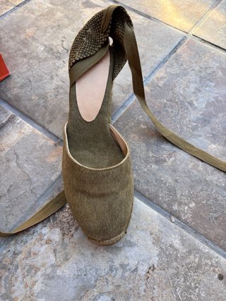 Sandalias Castañer Carina verde militar talla 40