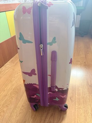 Maleta mediana con diseño de mariposas