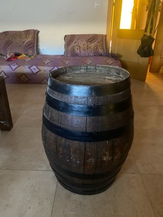 Barrica de vino antigua de madera