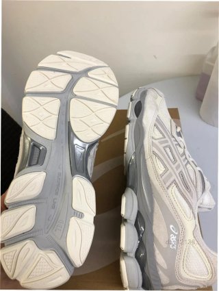 Asics Gel-NYC Talla 43.5 Gris Blanco