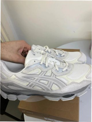 Asics Gel-NYC Talla 43.5 Gris Blanco