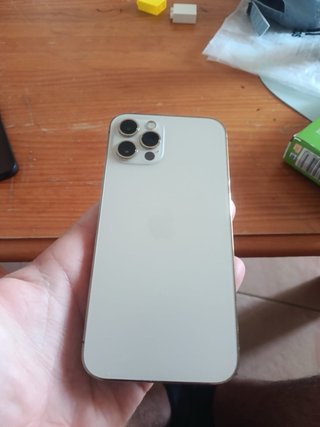 iPhone 12 Pro dorado(NEGOCIABLE)