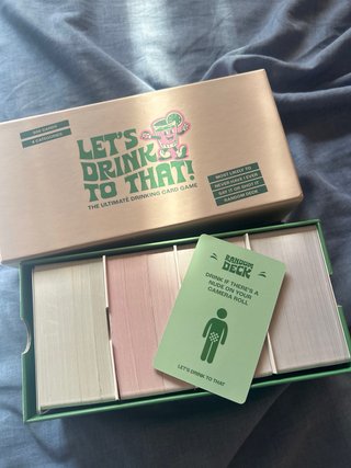 Juego de cartas Let's Drink To That! (Inglés)