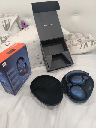 Audífonos JBL Tour One M3 Negro/Dorado