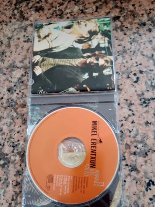 CD Mikel Erentxun - Abrazo del Erizó