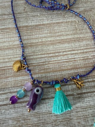 Collar pez con cordón abalorios