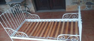 Cama infantil metálica con somier