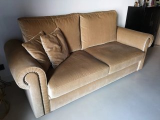 Sofá Clásico 3 Plazas Beige Terciopelo