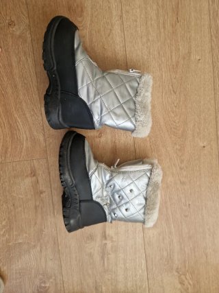 Botas de nieve plateadas y negras TALLA 28