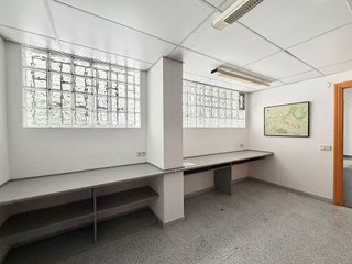 Local comercial en venta en Ermitagaña - Mendebaldea en Pamplona