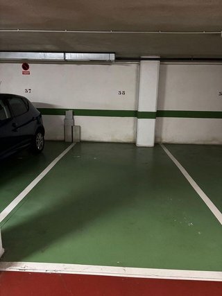 Garaje en alquiler en Ensanche - Sar en Santiago de Compostela