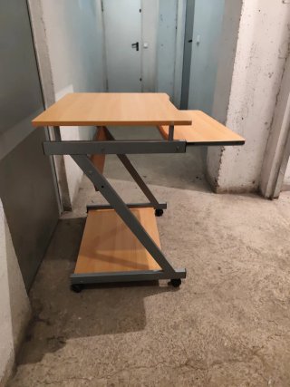 Escritorio con ruedas madera y metal