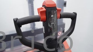 Apilador Eléctrico 1200 Kg - 1600 mm - 16020