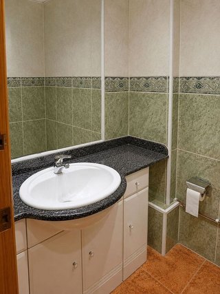 Local comercial en venta en Gavarra en Cornellà de Llobregat
