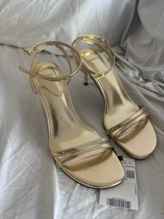 Sandalias tacón MNG doradas