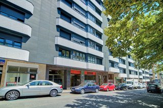 Local comercial en venta en Azpilagaña en Pamplona