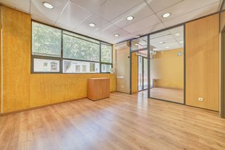 Local comercial en venta en Azpilagaña en Pamplona