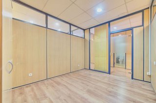 Local comercial en venta en Azpilagaña en Pamplona