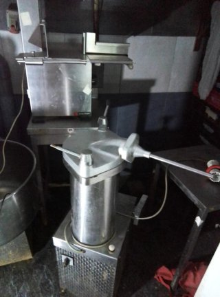 Embutidora Hidráulica Industrial