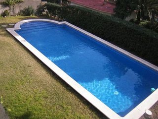 Chalet en alquiler en Montmar en Castelldefels