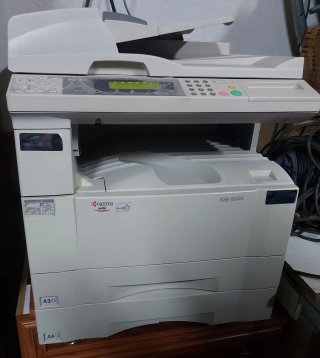 Impresora Multifunción Beige y Gris