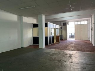 Local comercial en alquiler en Salgueira - O Castaño en Vigo