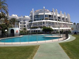 Dúplex en alquiler en Playa de la Fontanilla en Marbella