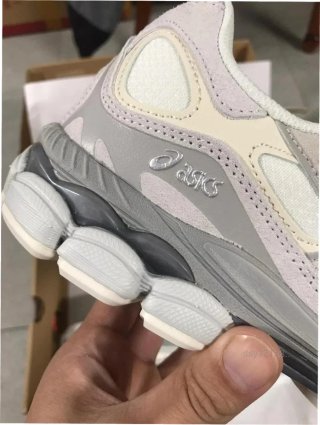 Asics Gel-NYC Talla 46 Beige/Gris